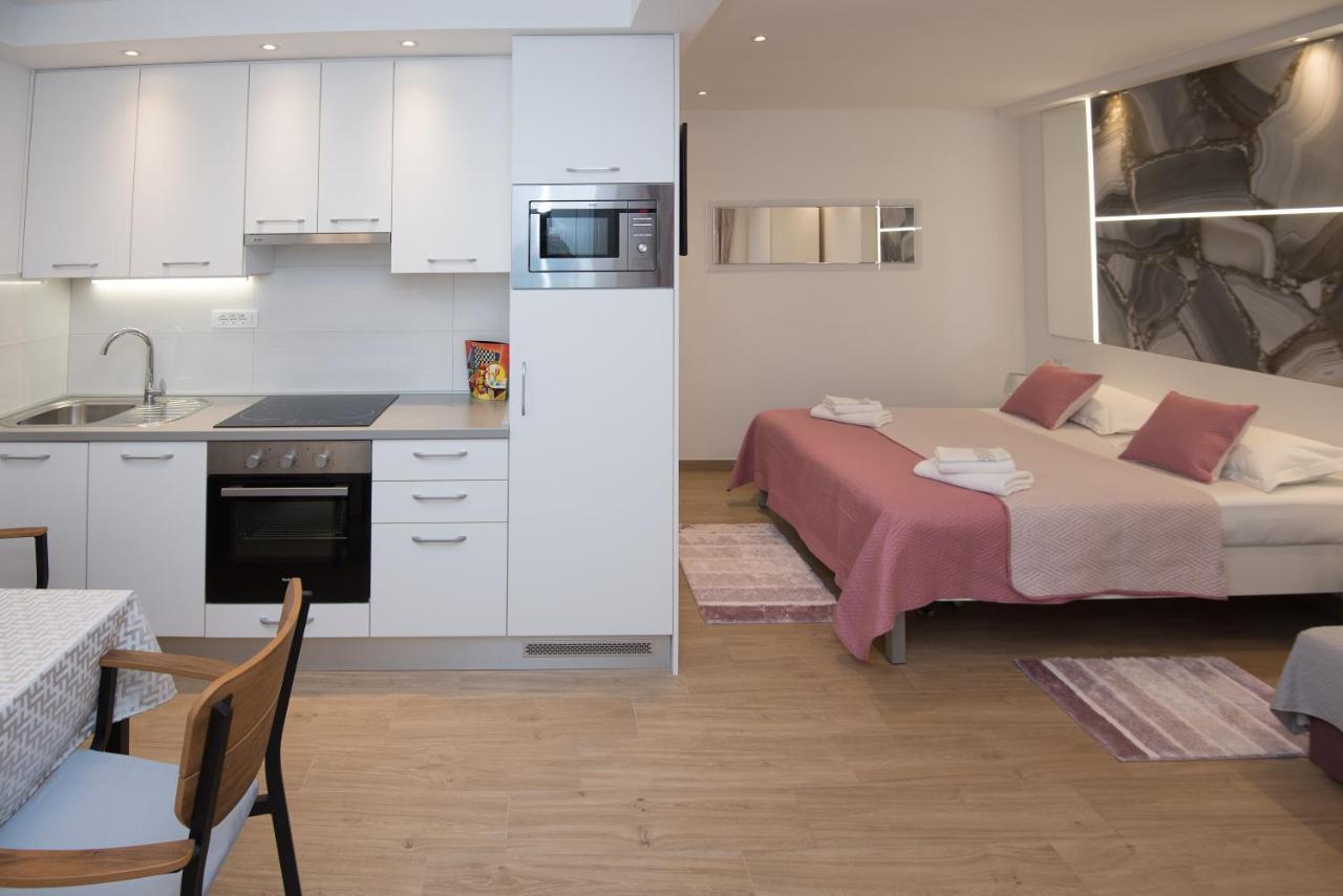 Luxury Studio Apartment Honeymoon Split Extérieur photo