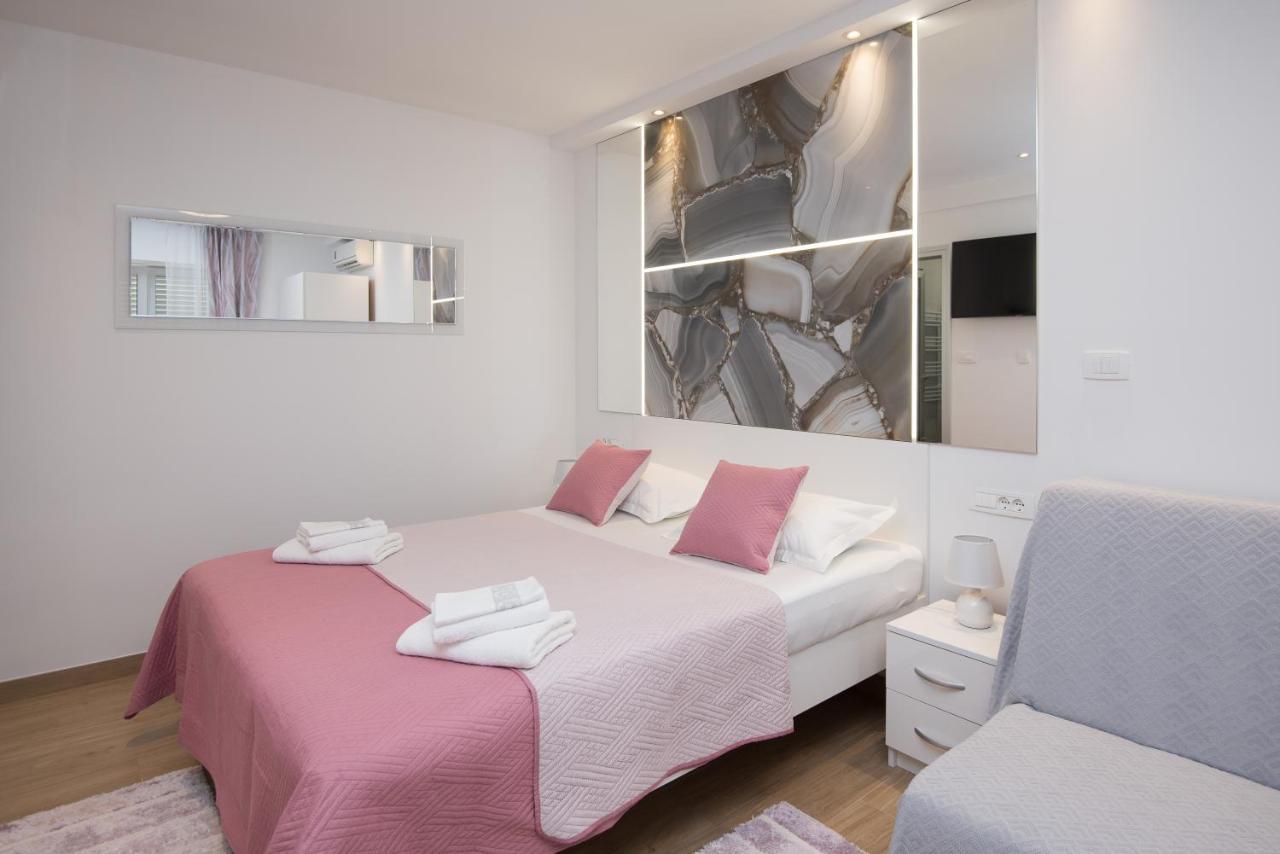 Luxury Studio Apartment Honeymoon Split Extérieur photo
