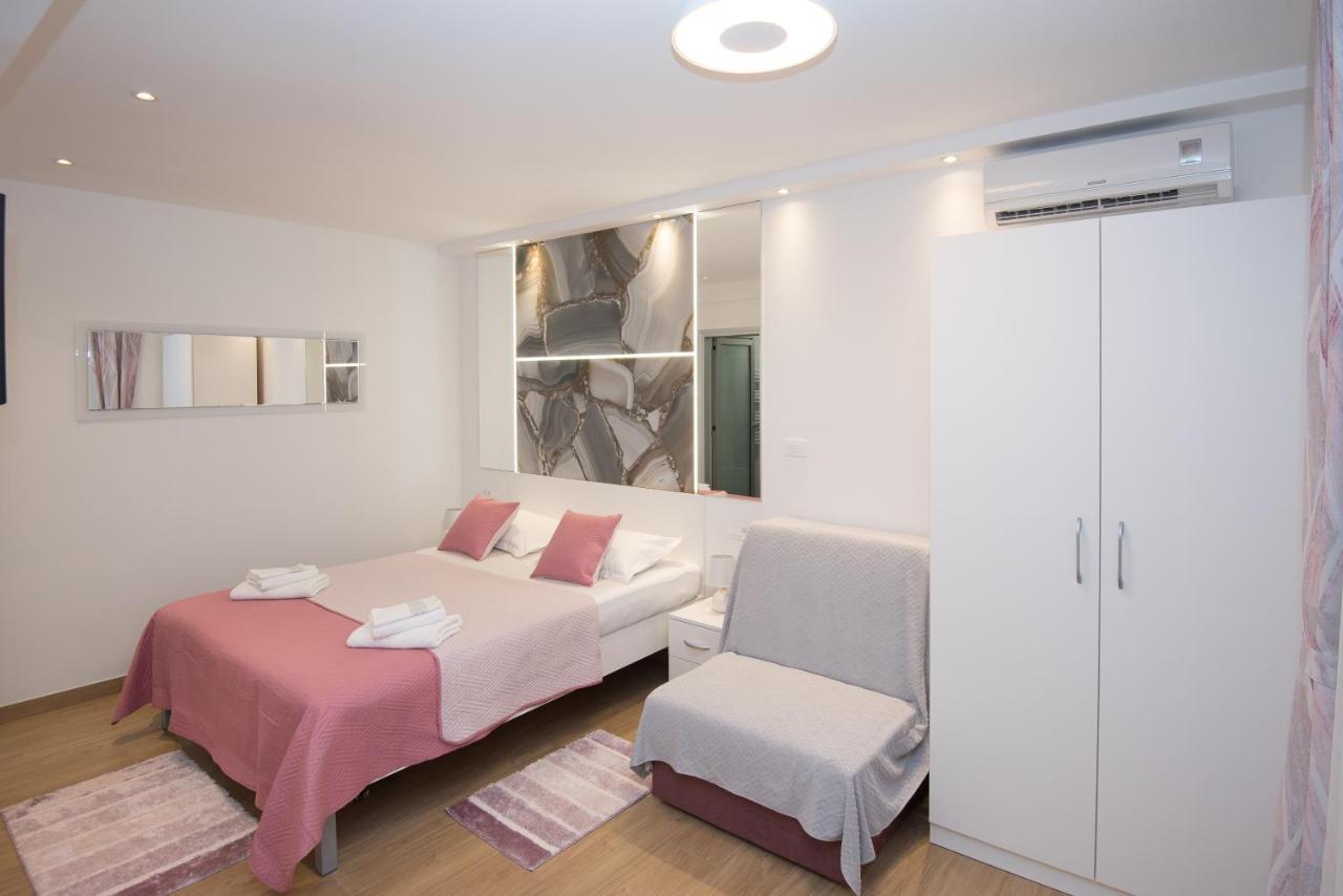 Luxury Studio Apartment Honeymoon Split Extérieur photo