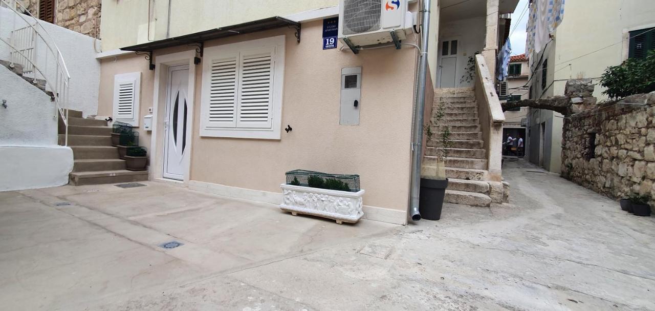 Luxury Studio Apartment Honeymoon Split Extérieur photo